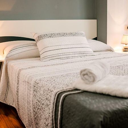 Apartamentos Enteros O Lagar Melide Dış mekan fotoğraf