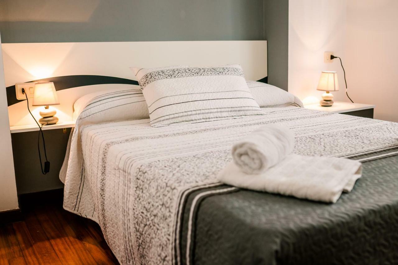 Apartamentos Enteros O Lagar Melide Dış mekan fotoğraf